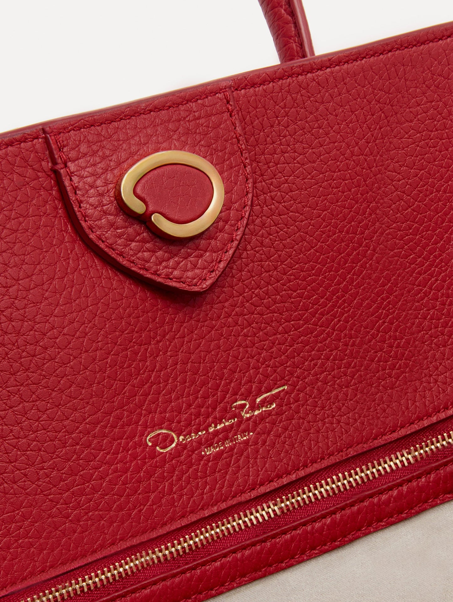 The Ivy bag in Scarlet, Zoom View of ODLR logo.