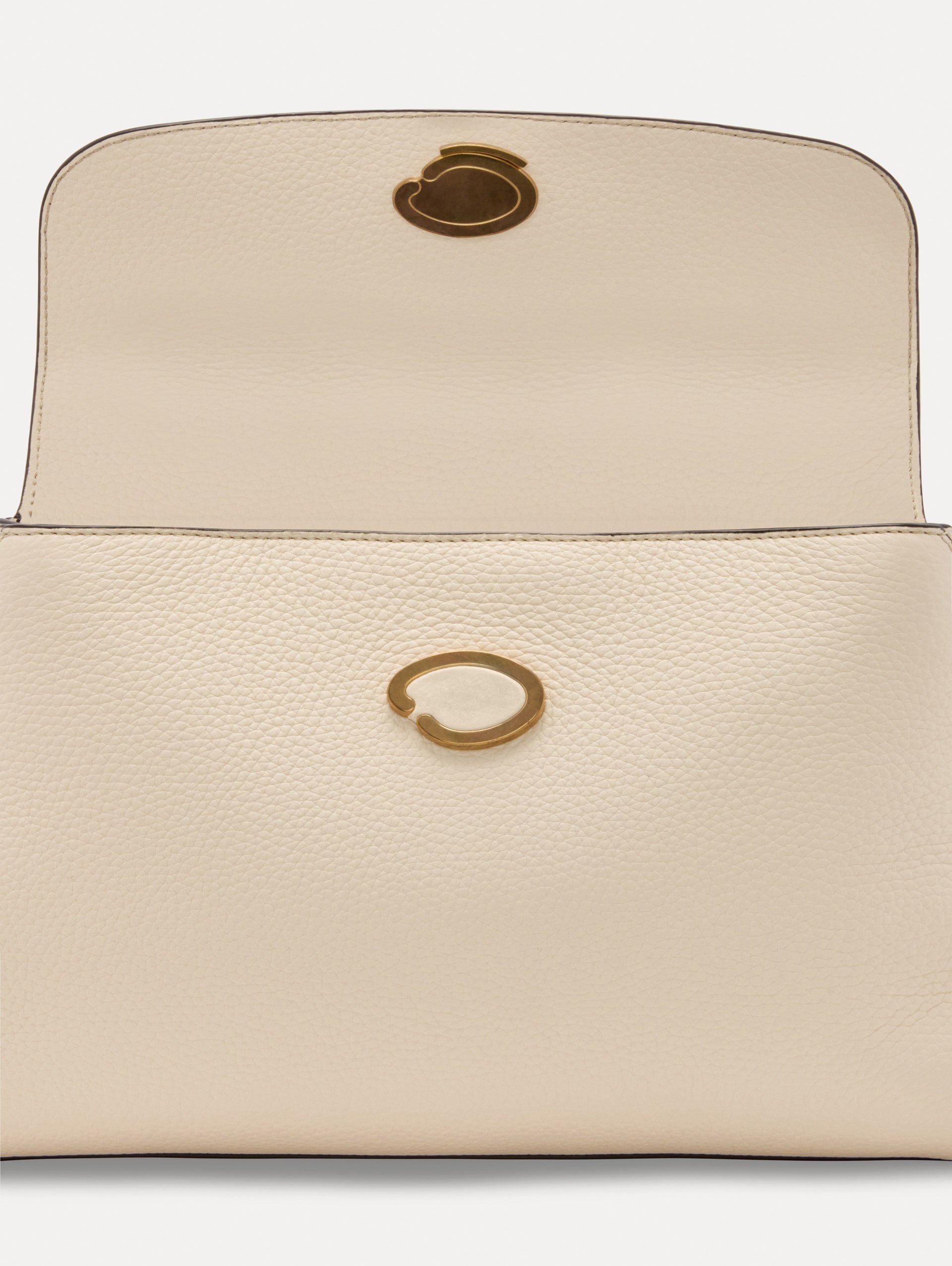 Inside The Poppy Leather Handbag in Ivory with Magnetic O at Closure Zoom View