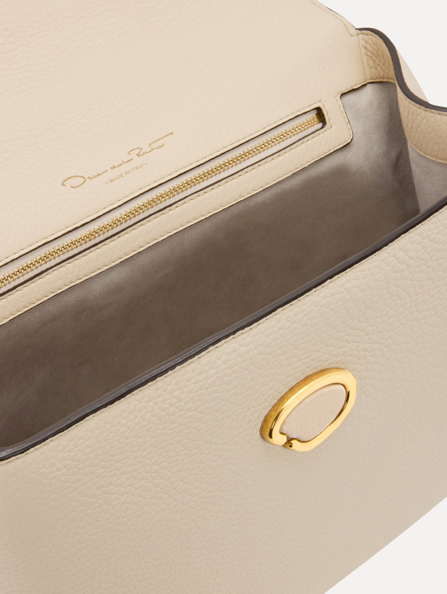 Inside The Poppy Leather Handbag in Ivory with Magnetic O at Closure Zoom View