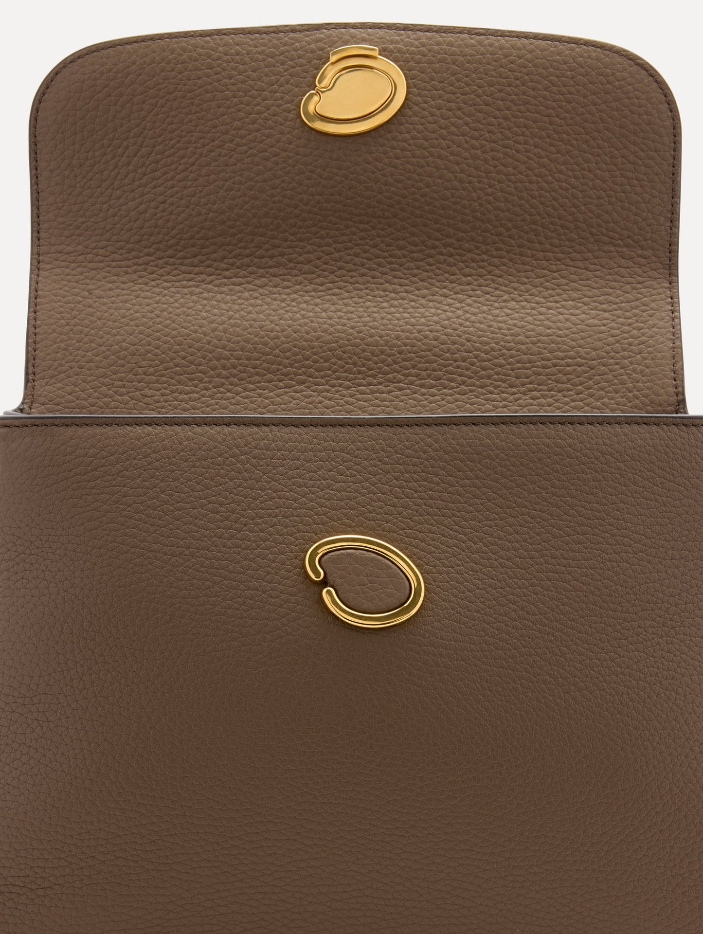 Inside The Poppy Leather Handbag in Stone with Magnetic O at Closure Zoom View