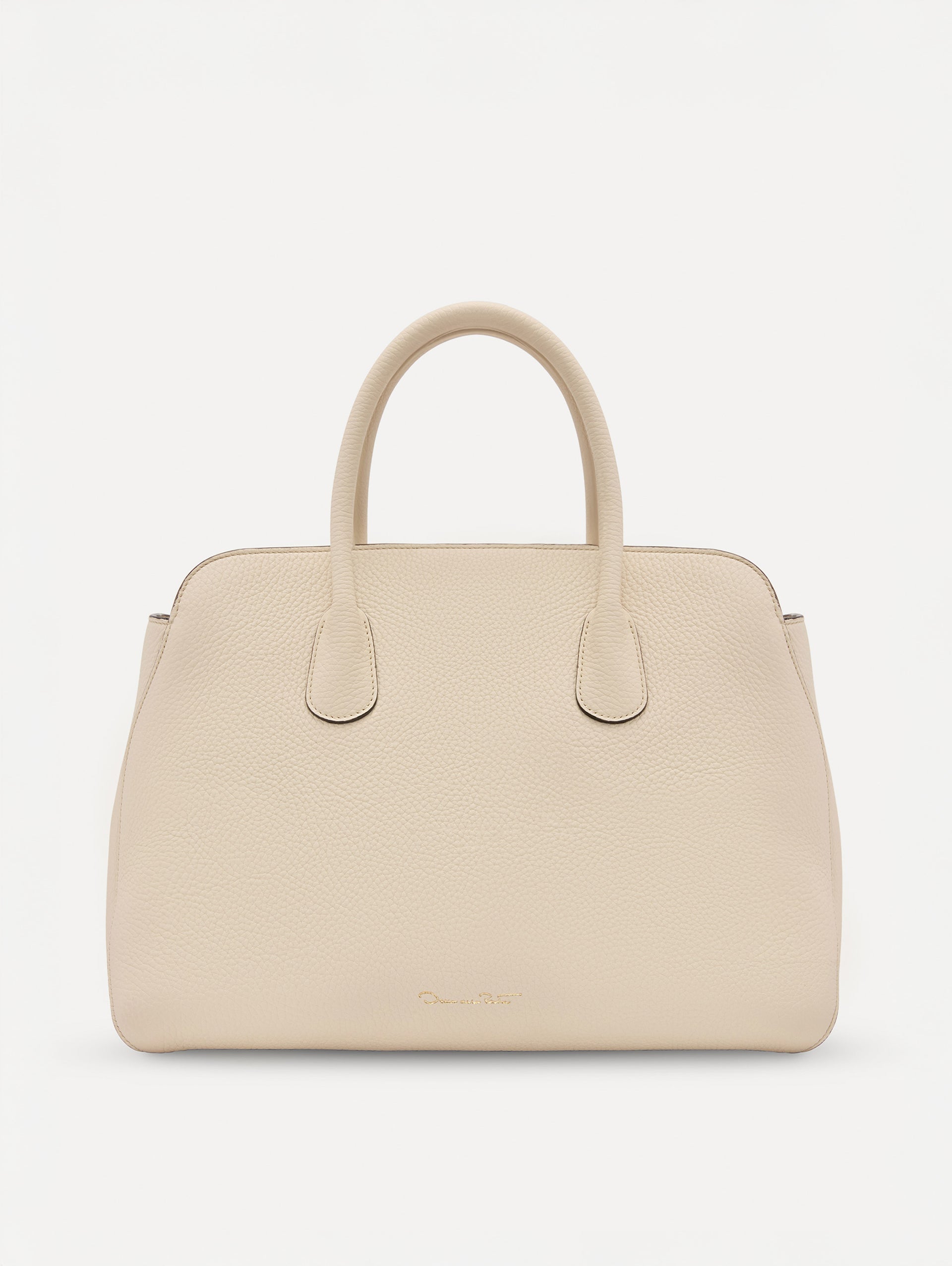 The Ivy Leather handbag in ivory with O logo tag in the Handle. Back View