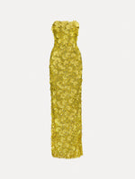Yellow gown with peony raffia and sequin embroidery. With a strapless neckline and column silhouette.