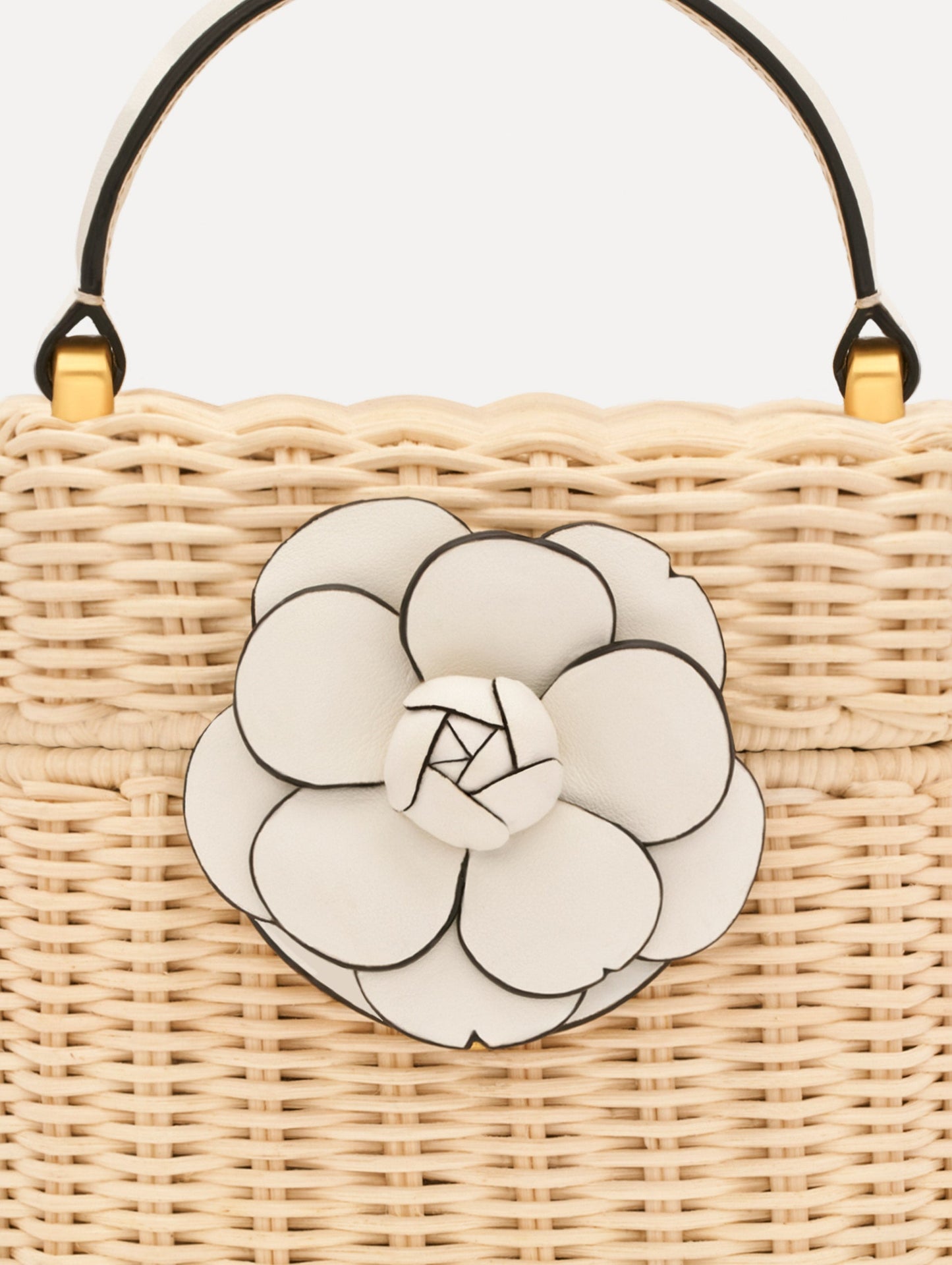 The Alibi in Wicker in White. Detail View.