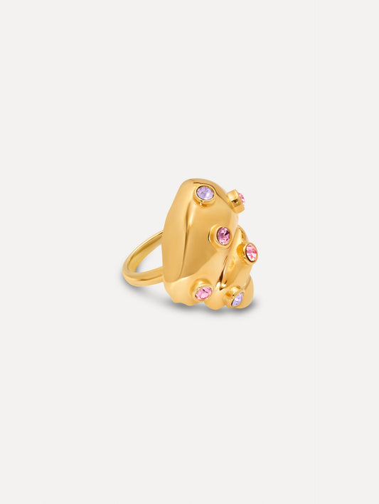 Gold Seashell Ring with circular embedded crystals. Front View.